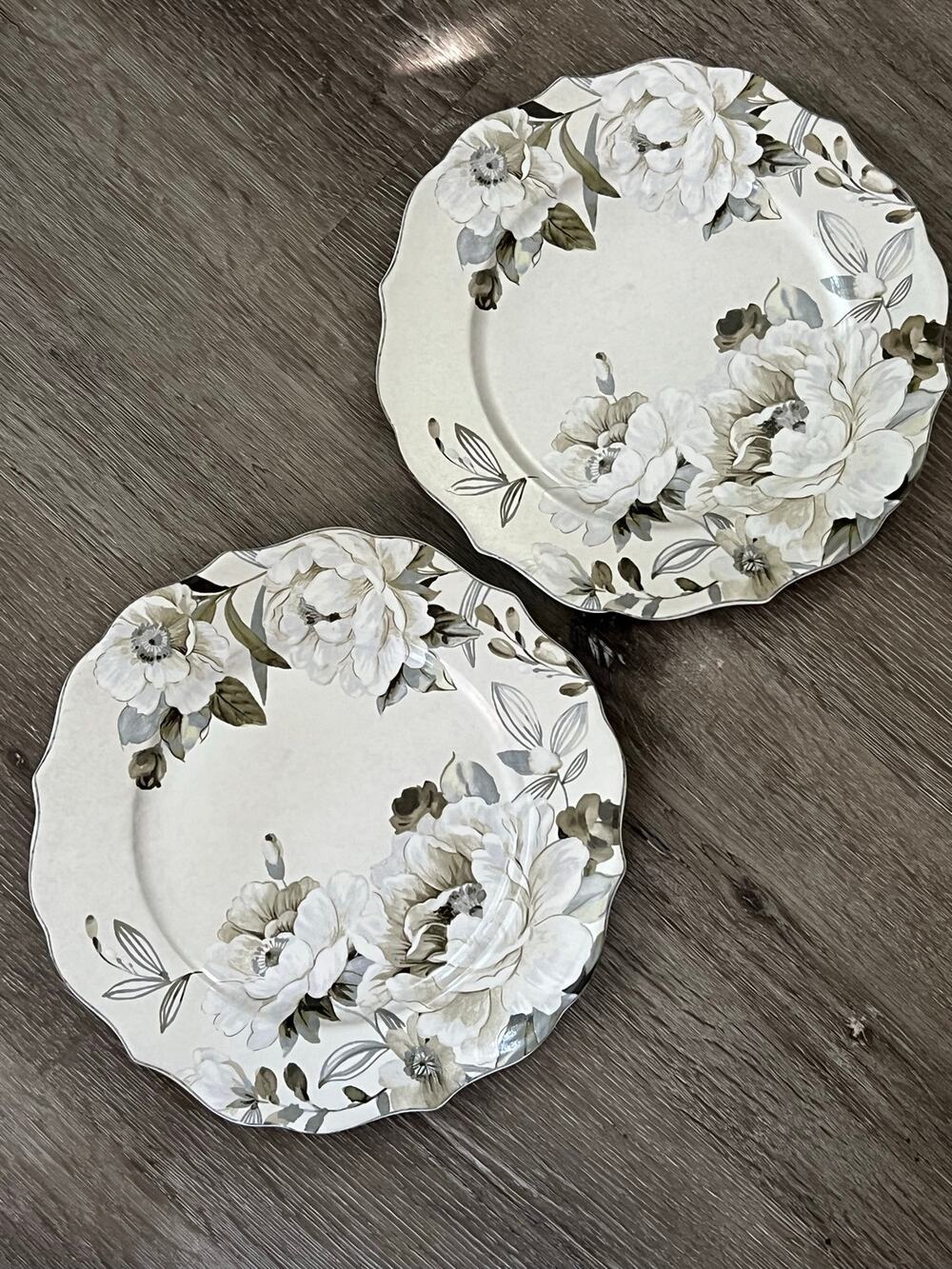 Pier 1 10.5" Porcelain Dinner Plate EMY PEONY